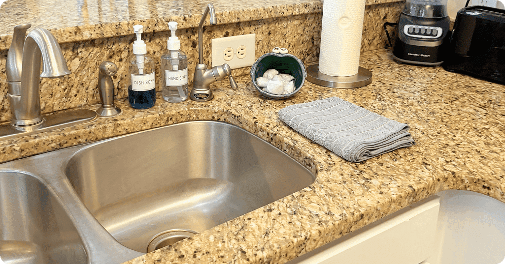 Cleaning Wipe Down Kitchen Sink